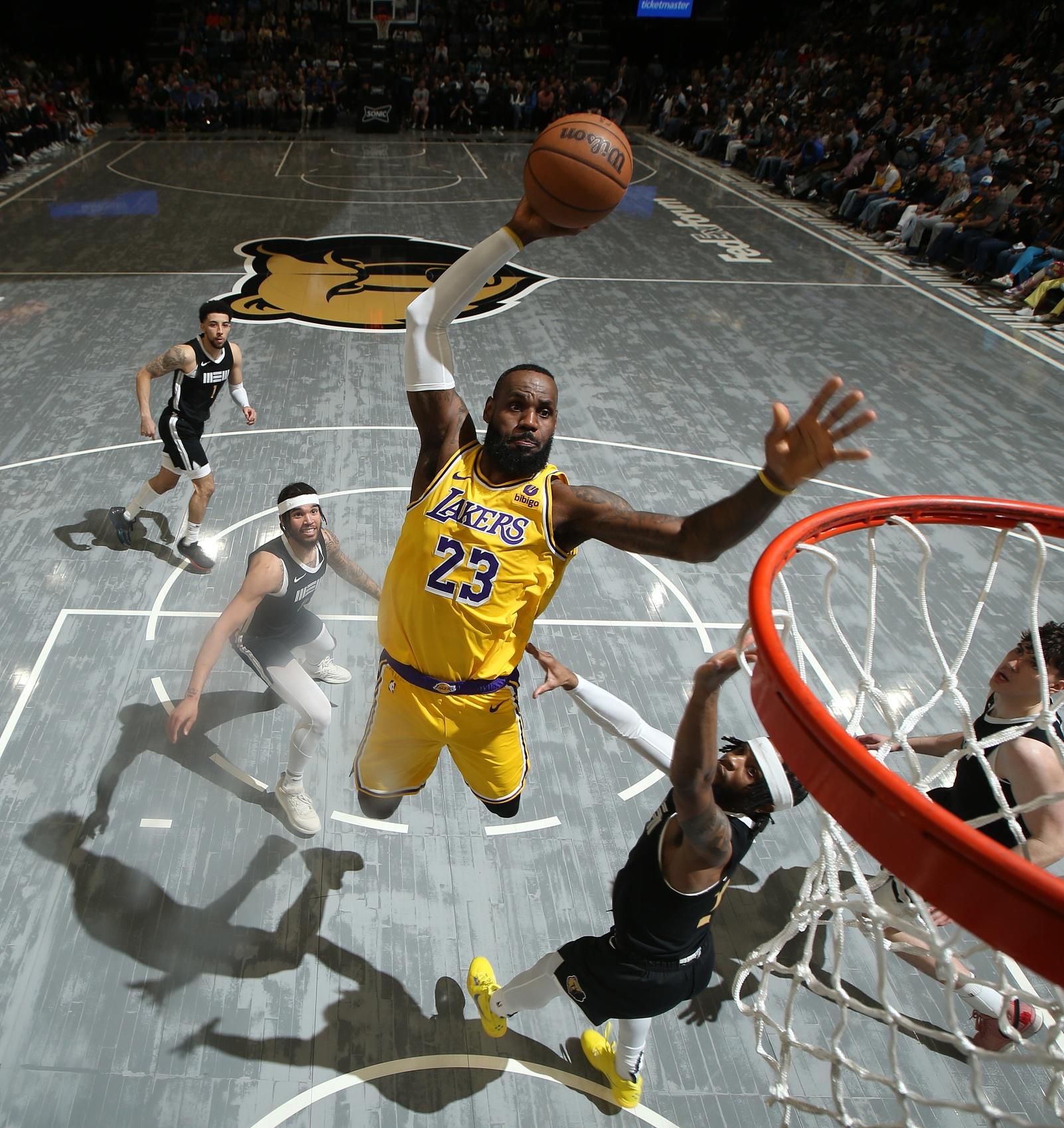 湖人主场告捷！詹皇带领球队获胜