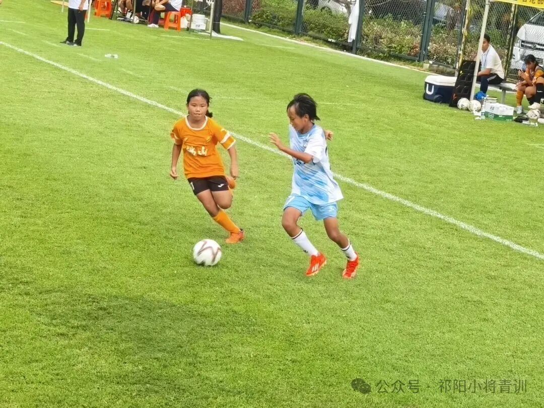 女足比赛球队组织足球夏令营，推广足球运动的简单介绍